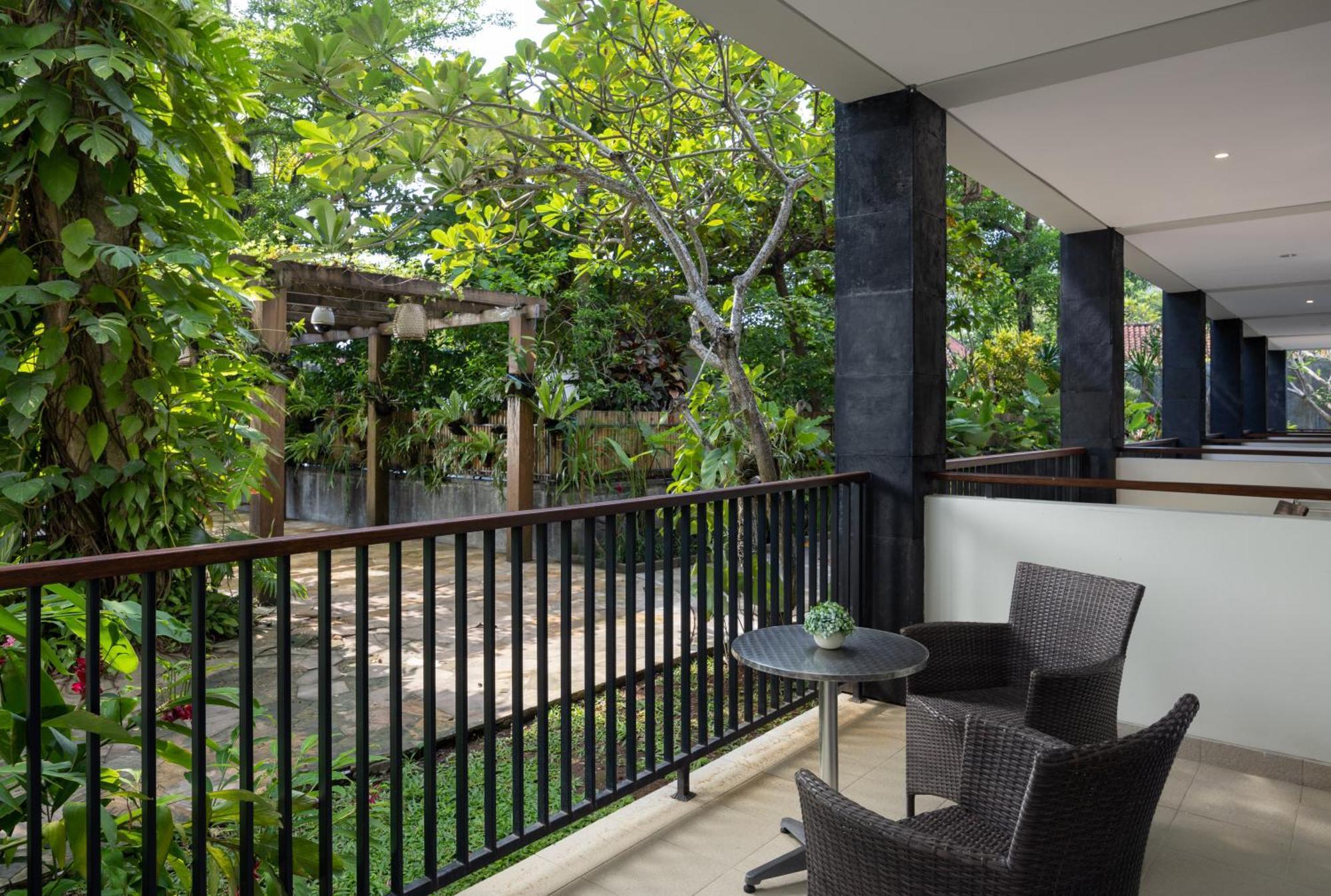Taksu Sanur Hotel Экстерьер фото